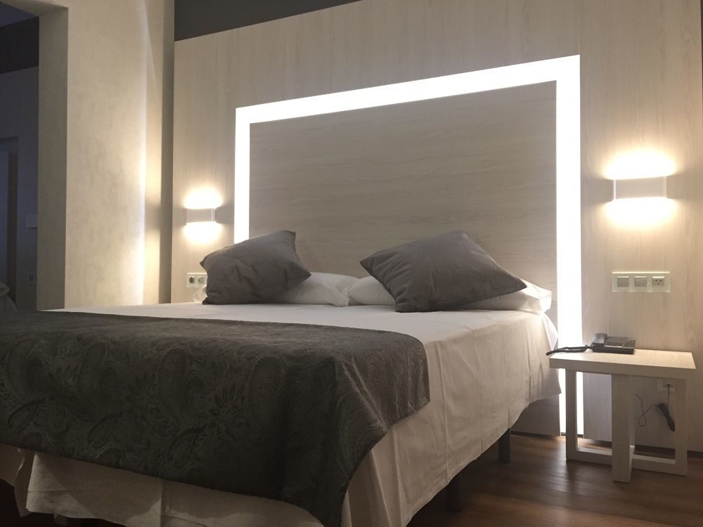 Hostal Lisboa Hotel Madrid Eksteriør billede